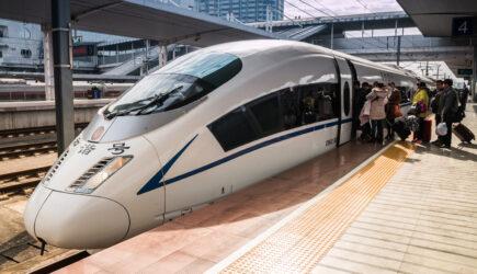 China are mai mulți km de cale ferată de mare viteză decât restul lumii la un loc. Cum se descurcă cu operarea acestei rețele?