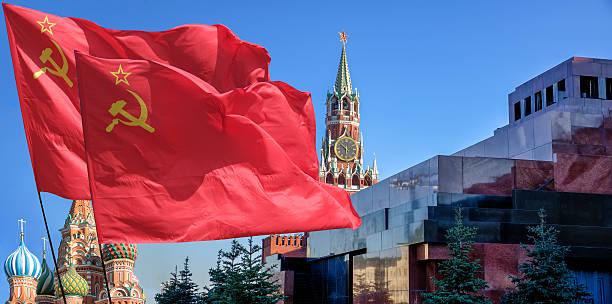 Ziua in care ultimul simbol de mare putere a URSS, steagul rosu cu secera si ciocanul a fost inlocuit la Kremlin.