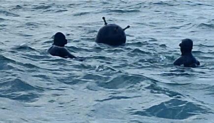 Mină navală rătăcită găsită în Marea Neagră, detonată în siguranță de marina militara a Turciei