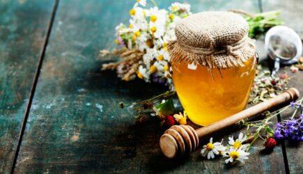 De ce mierea este singurul aliment care nu se strică