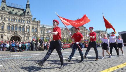 Rusia se pregătește să revigoreze mișcarea de tineret în stilul organizației de pionieri sovietici