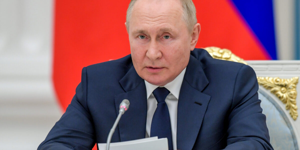 Putin spune că dacă Occidentul vrea să învingă Rusia pe câmpul de luptă, sa încerce