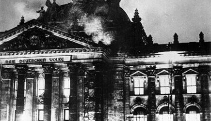 Cine a dat foc Reichstag-ului,  simbolul democrației germane?